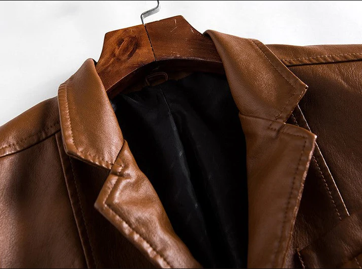 Victor – Giacca in similpelle da uomo con bottoni eleganti e tasche pratiche
