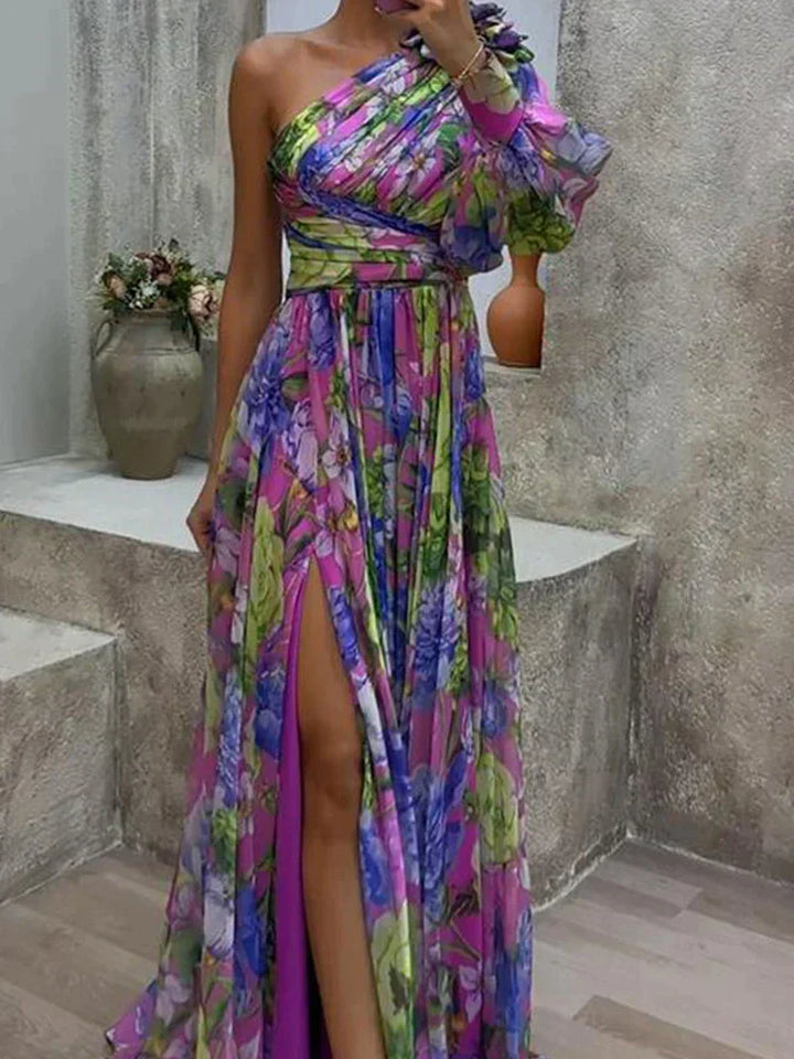 Maxi-Abito Ruzanna – Eleganza Moderna con Spacco Sexy e Stampa Viola