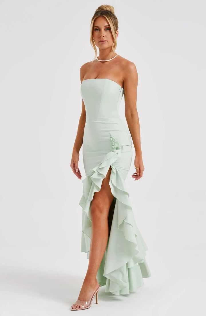 Robe débardeur avec fente.