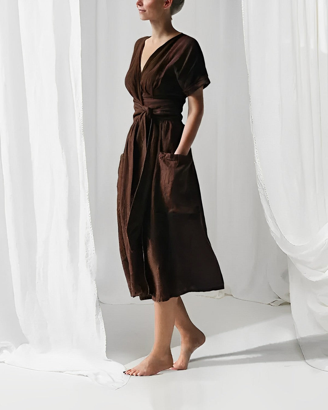Robe Midi Femme – Style Enveloppant avec Taille Drapée & Grandes Poches – Élégance Minimaliste Décontractée