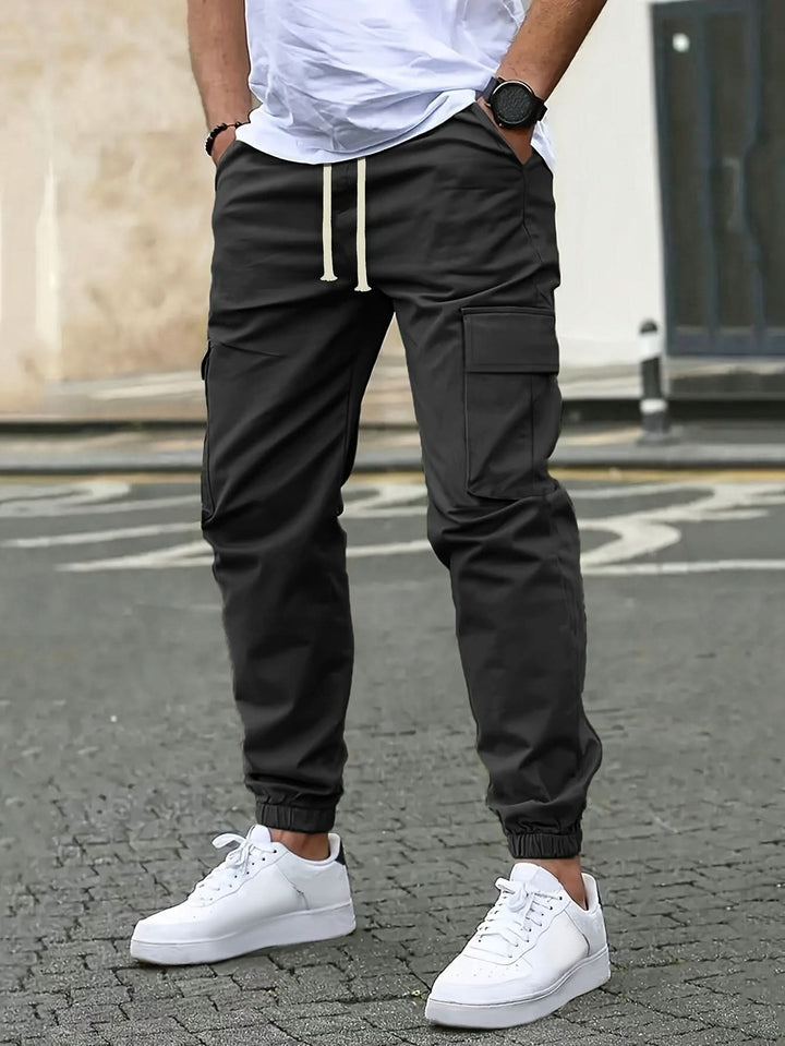 Pantalon cargo extensible confortable, fonctionnel et polyvalent pour homme