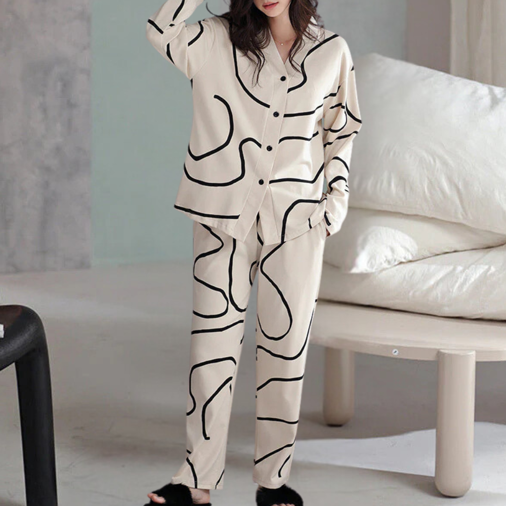Pyjama Femme Moderne 2 Pièces – Ensemble Boutonné à Imprimé Abstrait – Tenue de Nuit Confort et Style