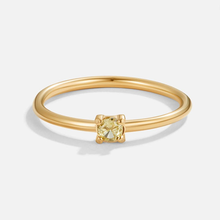 Bagues en or 18 carats ornées de pierres.