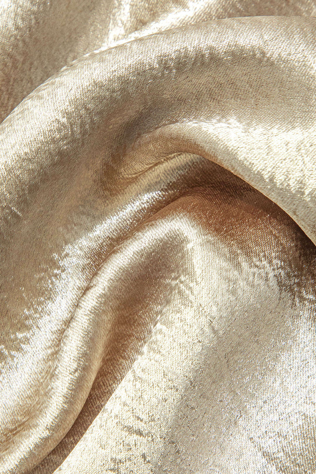 Robe longue style sirène avec décolleté bénitier.