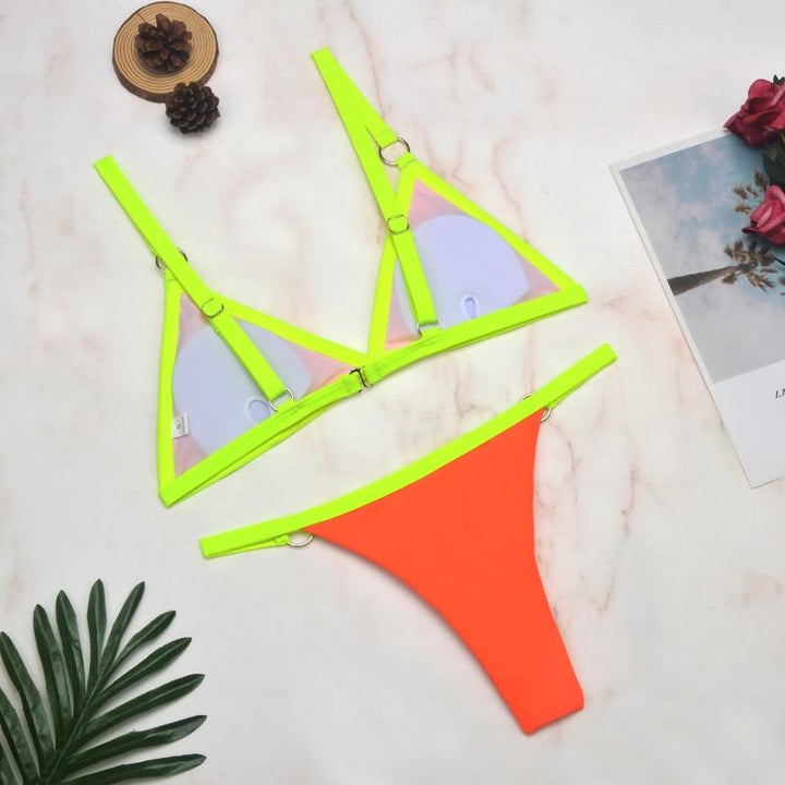 Bikini Due Pezzi Moderno con Accenti Dorati