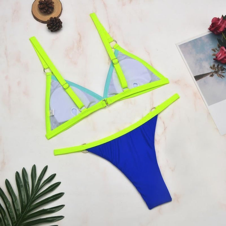 Bikini Due Pezzi Moderno con Accenti Dorati