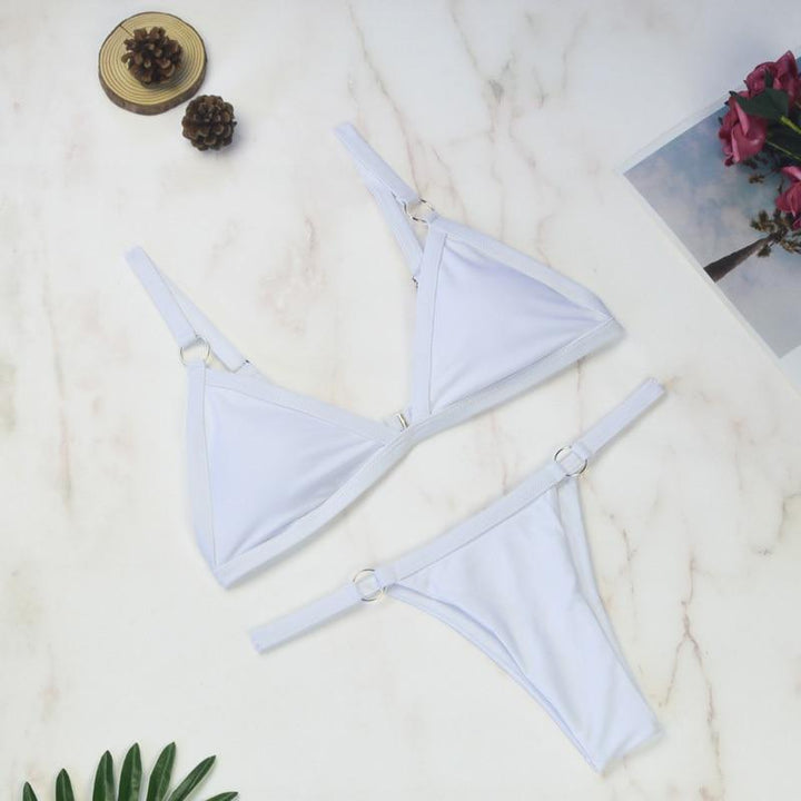 Bikini Due Pezzi Moderno con Accenti Dorati