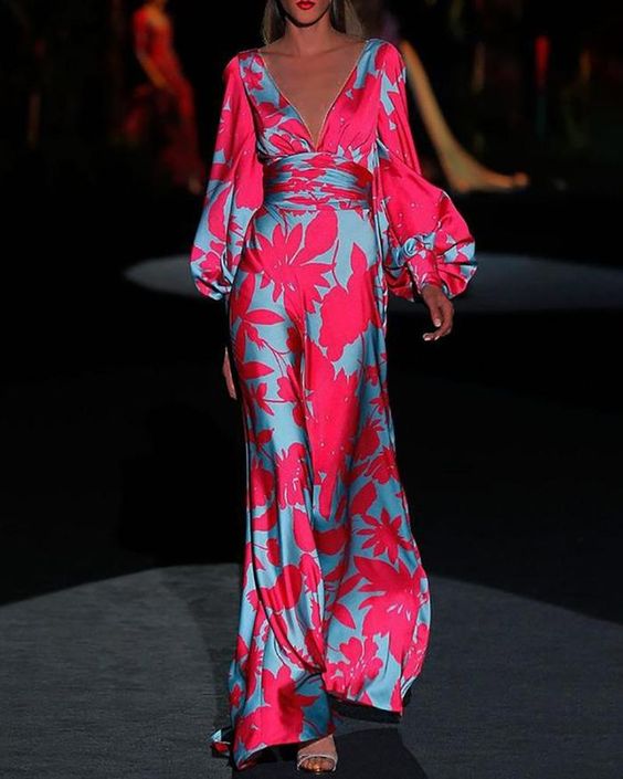 Brenda – Robe Élégante à Décolleté en V pour un Style Intemporel