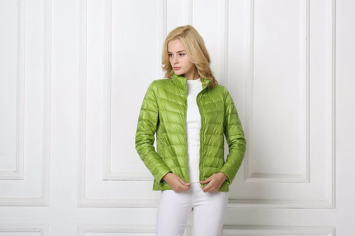 Veste en duvet légère et imperméable pour l'automne 2025 - Élégance urbaine