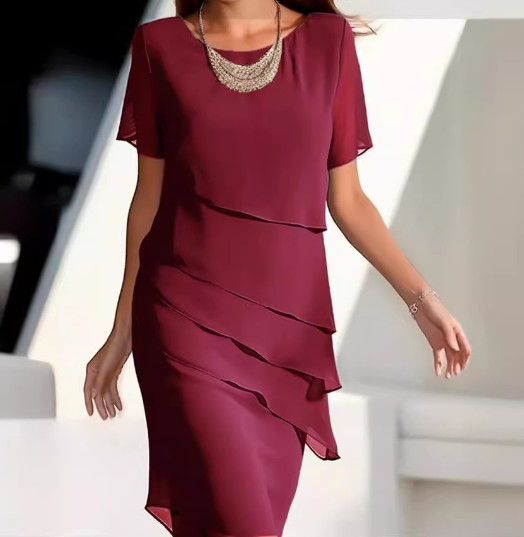 Elegantes Kleid in Lagen