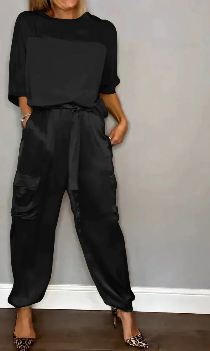 Katja | Tuta in raso liscio con top a metà lunghezza e pantaloni da donna