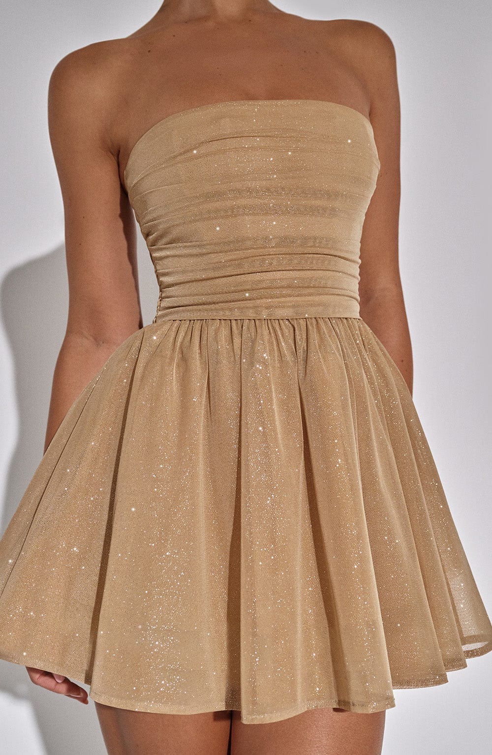 Robe scintillante sans manches