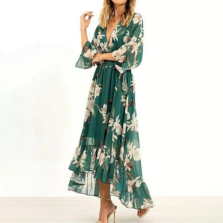 Unathi | Vestito verde elegante con volant e fascia in vita