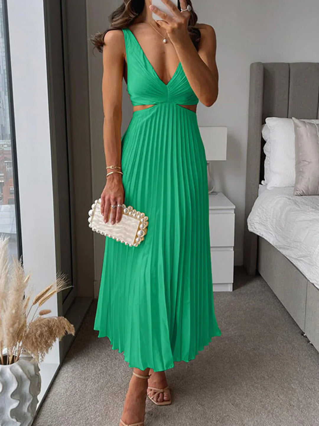 Robe en Satin Premium Élégante – Silhouette Parfaite et Raffinement pour Toutes les Occasions