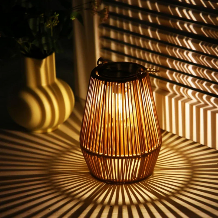 Lampa solarna ogrodowa wodoodporna i ręcznie wykonana - SunWeave