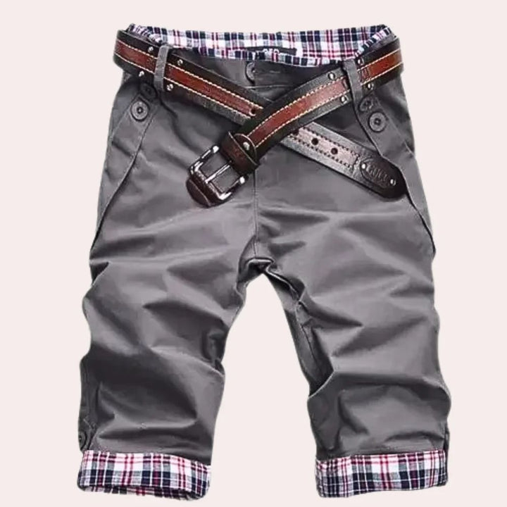 Pantacourt chino homme avec ceinture – Style casual chic, coupe 3/4 avec revers à carreaux