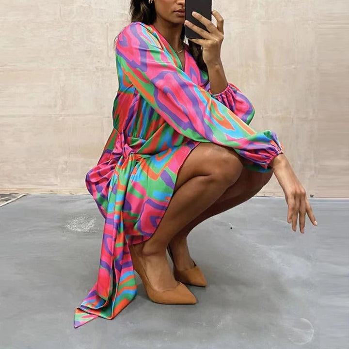 Robe Courte Femme Motif Abstrait – Drapée Asymétrique à Manches Longues