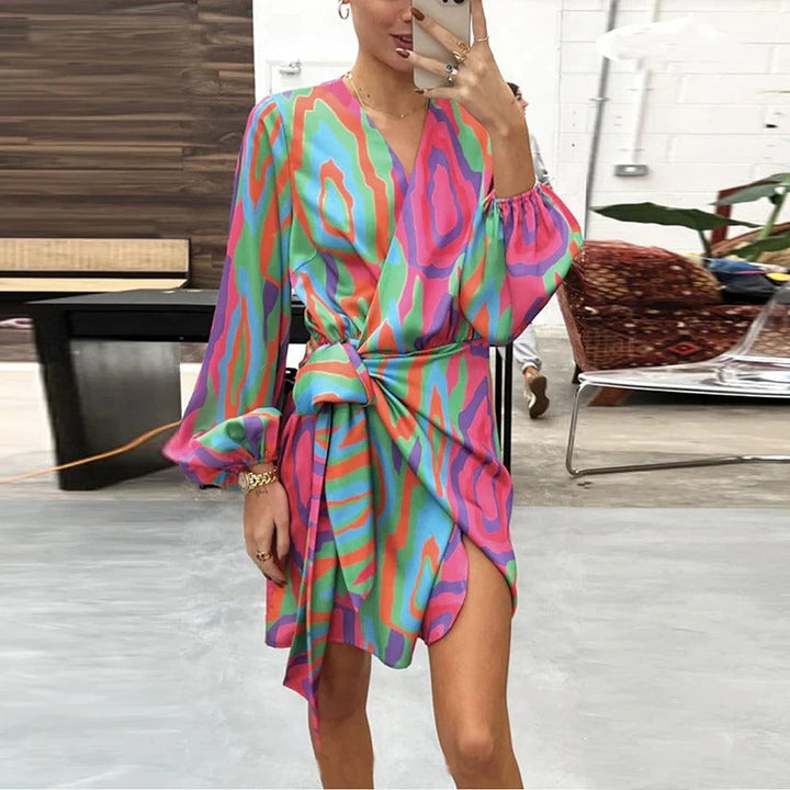 Robe Courte Femme Motif Abstrait – Drapée Asymétrique à Manches Longues