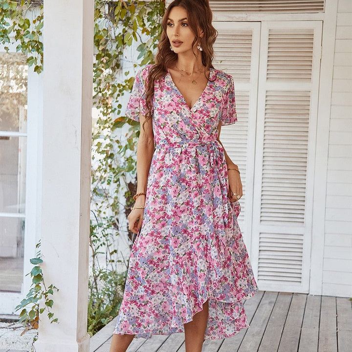 Robe Portefeuille Fleurie à Volants – Élégance Romantique pour Été, Mariage ou Brunch ensoleillé