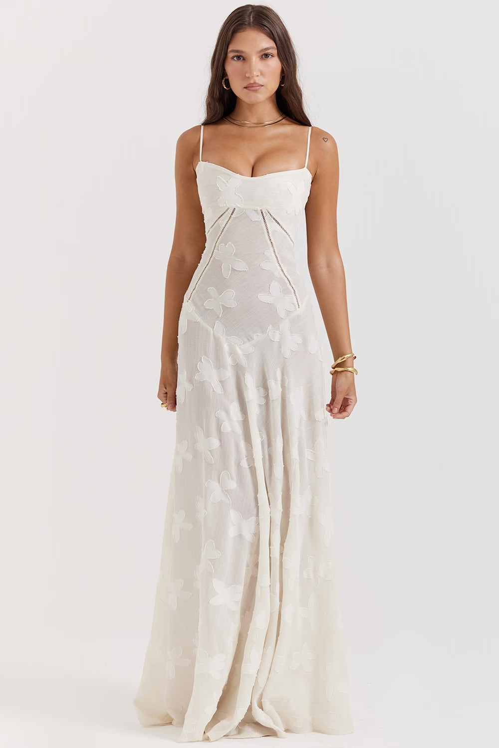 Robe Romantique en Dentelle Vintage avec Tissu Lamé Scintillant – Élégance et Raffinement pour Occasions Spéciales