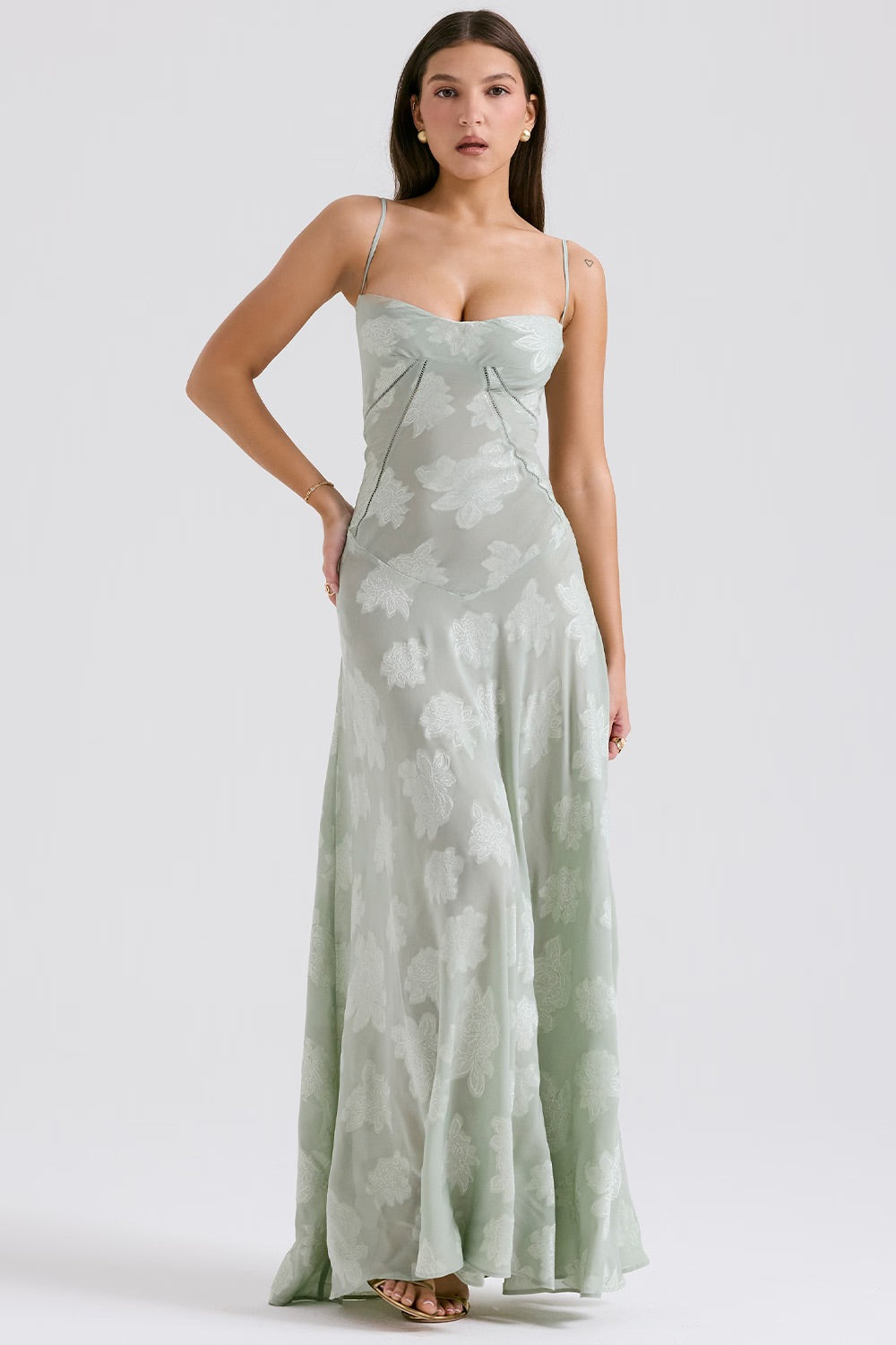 Robe Romantique en Dentelle Vintage avec Tissu Lamé Scintillant – Élégance et Raffinement pour Occasions Spéciales