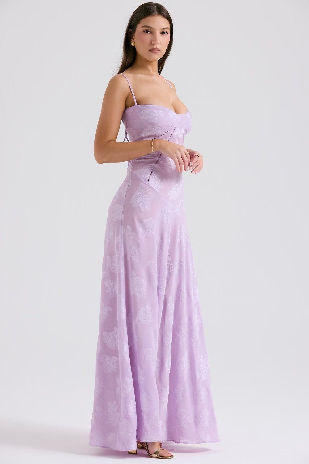 Robe Romantique en Dentelle Vintage avec Tissu Lamé Scintillant – Élégance et Raffinement pour Occasions Spéciales